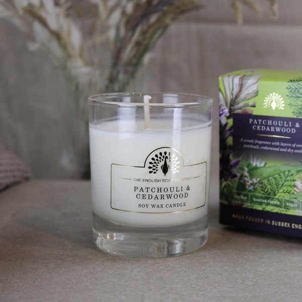 The English Soap Company Scented Vegan Soya Wax Candle - Patchouli and Cedarwood 170 ml